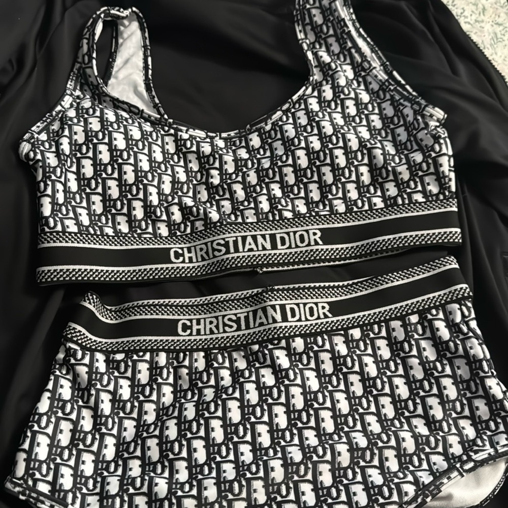 Bathing suit